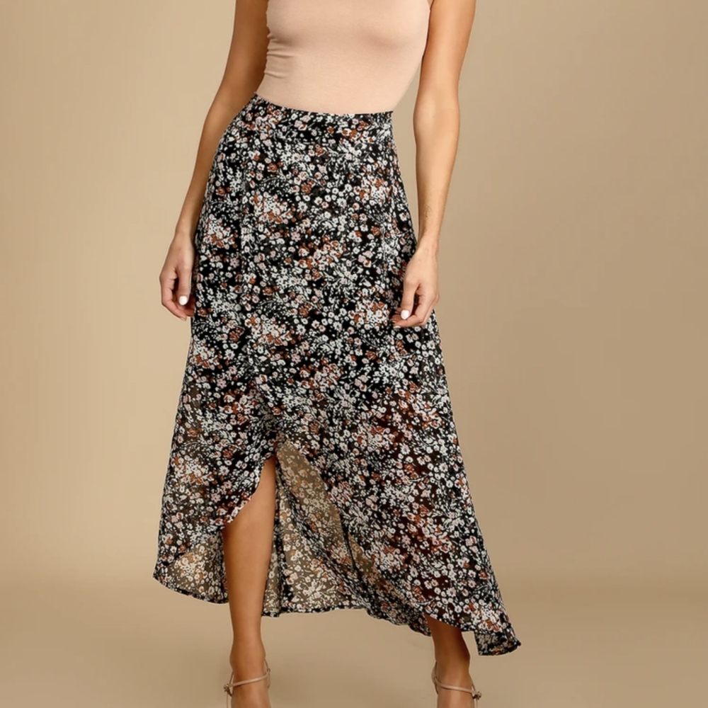 NWT, Black high-low skirt